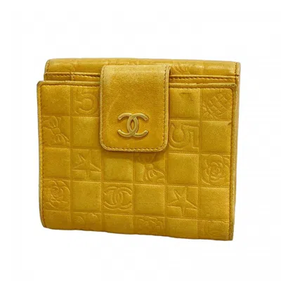 Pre-owned Chanel Leather Wallet (bi-fold) () In Sand