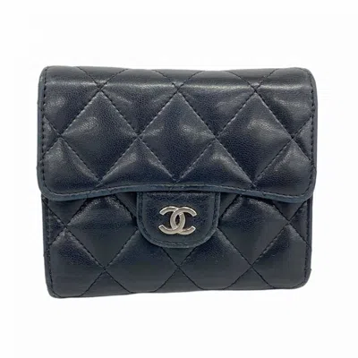 Pre-owned Chanel Leather Wallet (tri-fold) () In Black