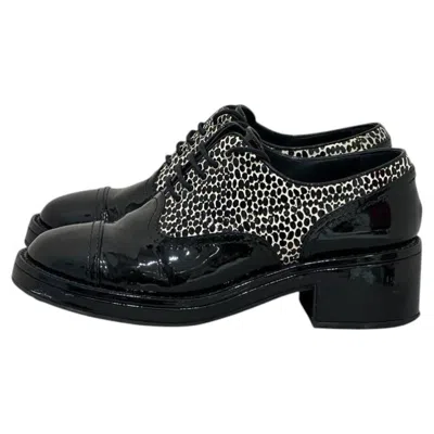 Pre-owned Chanel Leopard Print Patent Leather Heeled Derby Eu 38 In Black