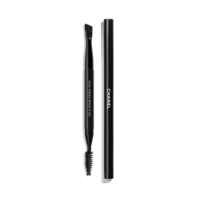Chanel Les Pinceaux De  Dual-ended Brow Brush N°207 In White