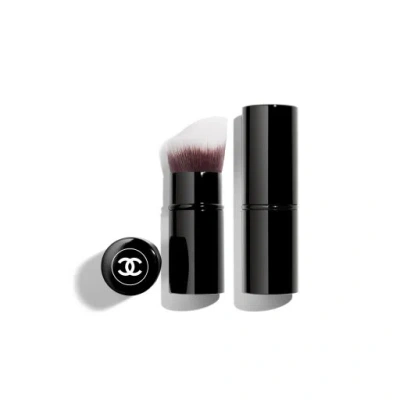 Chanel Les Pinceaux De  Retractable Foundation Brush N°103 In White