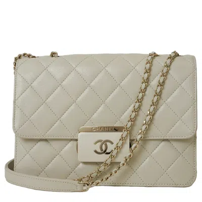 Pre-owned Chanel Light Beige Leather Shoulder Bag ()