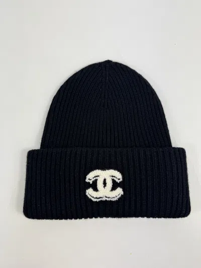 Pre-owned Chanel Logo Beanie In Black