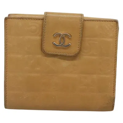 Pre-owned Chanel Logo Cc Beige Leather Wallet  () In Sand