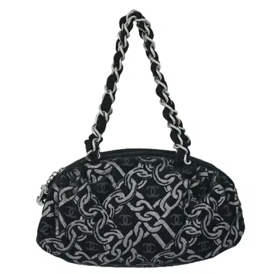 Pre-owned Chanel Logo Cc Canvas Shoulder Bag () In Black