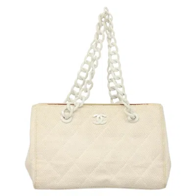 Pre-owned Chanel Logo Cc Canvas Shoulder Bag () In White