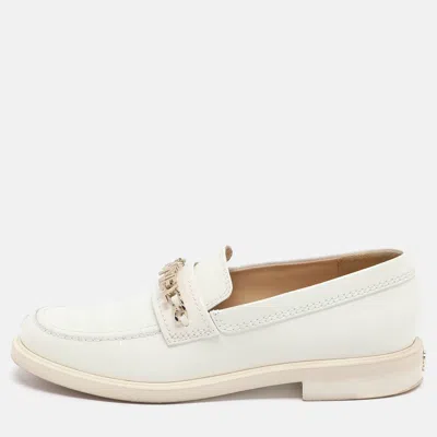 Pre-owned Chanel Logo Embellished Size 39 White Patent Leather Loafers