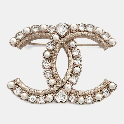 Pre-owned Chanel Logo Gold Tone Brooch