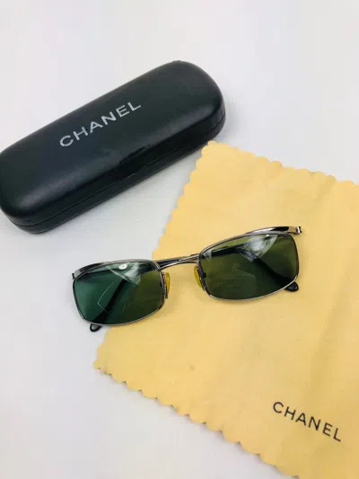 Pre-owned Chanel Logo Sunglasses In Green