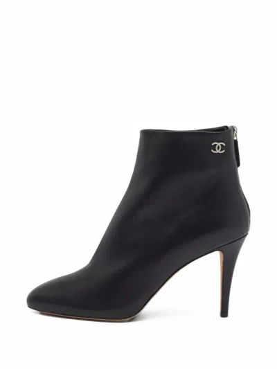 Pre-owned Chanel Logo-plaque Ankle Boots In Black