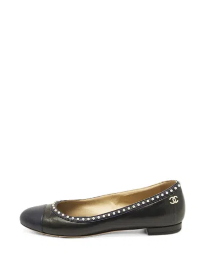 Pre-owned Chanel Logo-plaque Ballet Flats In Black