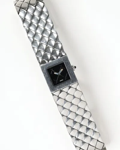 Pre-owned Chanel Matelasse 19mm Watch In Black