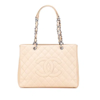 Pre-owned Chanel Matelasse Beige Grained Calfskin Tote Bag () In Sand