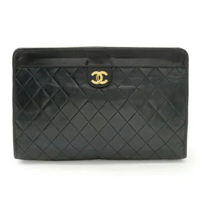 Pre-owned Chanel Matelasse Black Leather Clutch Bag ()