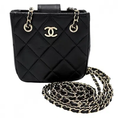 Pre-owned Chanel Matelasse Black Leather Pochette Shoulder Bag ()