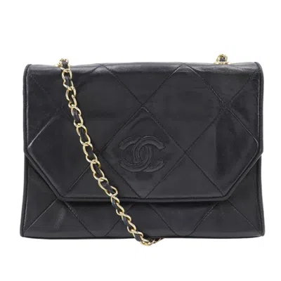 Pre-owned Chanel Matelasse Black Leather Shoulder Bag ()