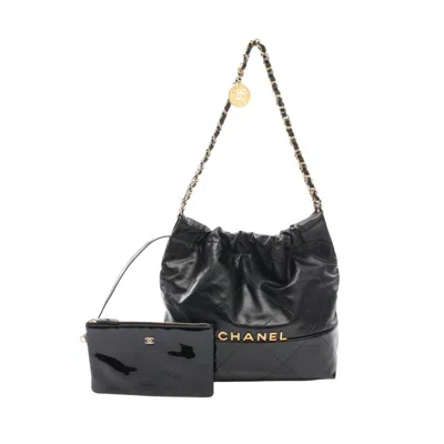 Pre-owned Chanel Matelasse Black Patent Leather Leather Shoulder Bag ()