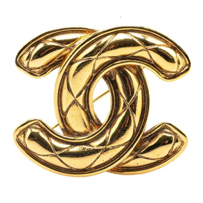 Pre-owned Chanel Matelasse Brooch () In Gold