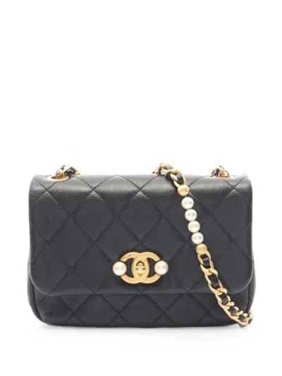Chanel Matelassé Chain Shoulder Bag In Black