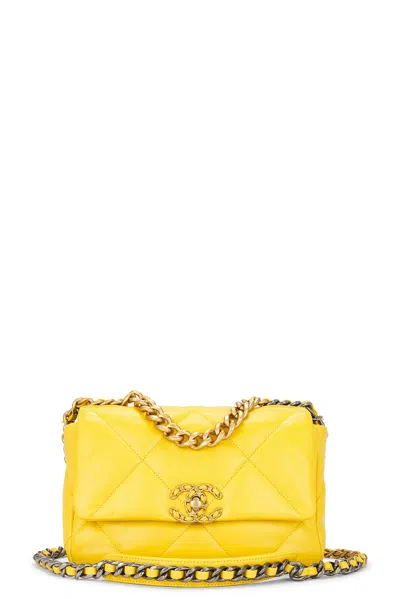 Pre-owned Chanel Matelasse Chain Shoulder Bag In Yellow