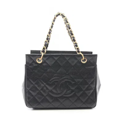 Pre-owned Chanel Matelasse Grained Calfskin Handbag () In Black