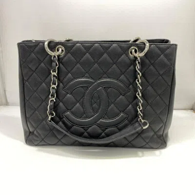 Pre-owned Chanel Matelasse Grained Calfskin Shoulder Bag () In Gray