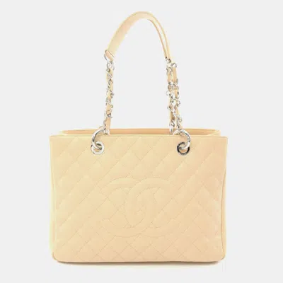 Pre-owned Chanel Matelasse Grand Gst Grained Calfskin Beige Tote In Sand