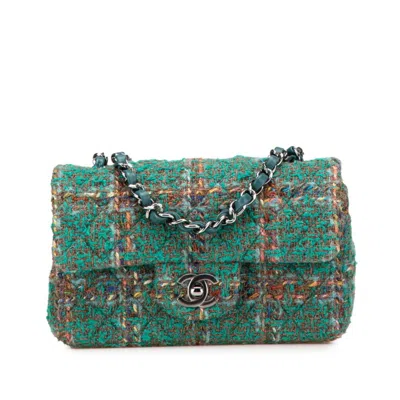 Pre-owned Chanel Matelasse Green Multi-color Leather Shoulder Bag ()