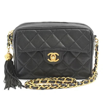 Pre-owned Chanel Matelasse Leather Shoulder Bag () In Black
