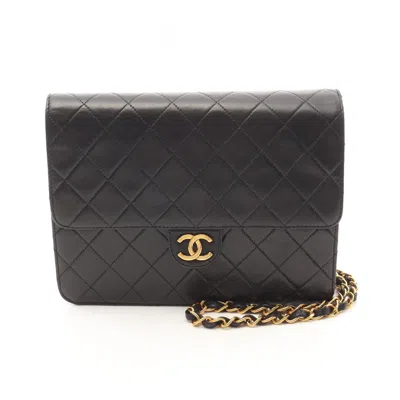 Pre-owned Chanel Matelasse Leather Shoulder Bag () In Black