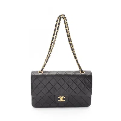 Pre-owned Chanel Matelasse Leather Shoulder Bag () In Black