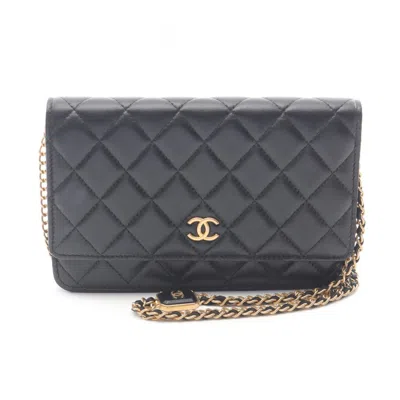 Pre-owned Chanel Matelasse Leather Shoulder Bag () In Black