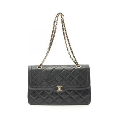 Pre-owned Chanel Matelasse Leather Shoulder Bag () In Black
