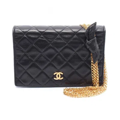 Pre-owned Chanel Matelasse Leather Shoulder Bag () In Black