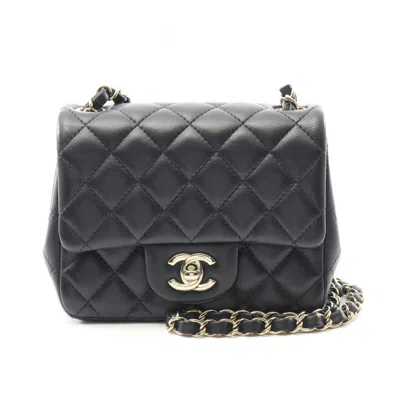 Pre-owned Chanel Matelasse Leather Shoulder Bag () In Black