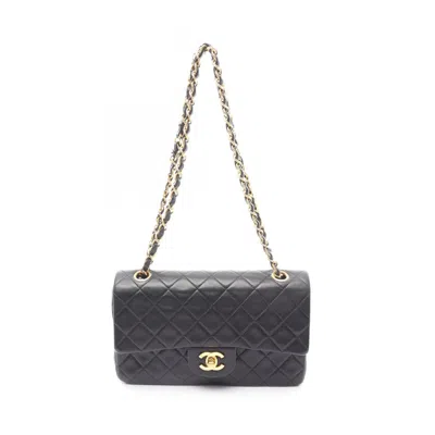 Pre-owned Chanel Matelasse Leather Shoulder Bag () In Black