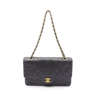 Pre-owned Chanel Matelasse Leather Shoulder Bag () In Black