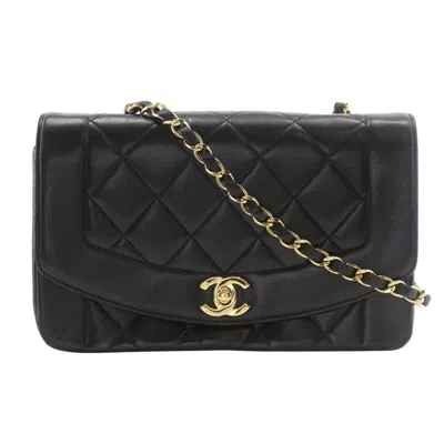 Pre-owned Chanel Matelasse Leather Shoulder Bag () In Black