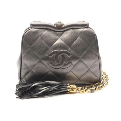 Pre-owned Chanel Matelasse Leather Shoulder Bag () In Gray