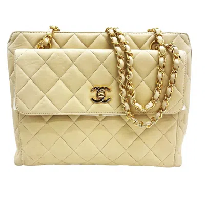 Pre-owned Chanel Matelasse Leather Shoulder Bag () In Sand