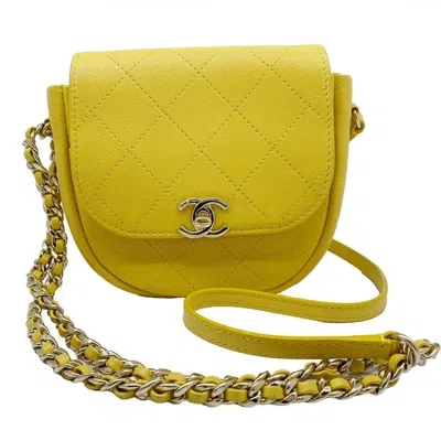 Pre-owned Chanel Matelassé Leather Shoulder Bag () In Yellow