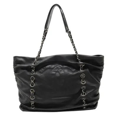 Pre-owned Chanel Matelassé Leather Tote Bag () In Black