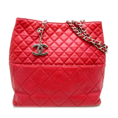 Pre-owned Chanel Matelasse Leather Tote Bag () In Multi