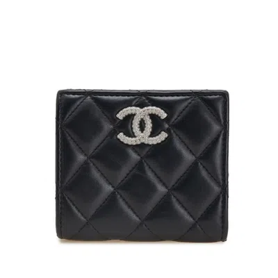 Pre-owned Chanel Matelasse Leather Wallet (bi-fold) () In Black