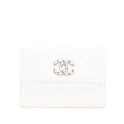 Pre-owned Chanel Matelasse Leather Wallet (tri-fold) () In White