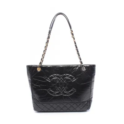 Pre-owned Chanel Matelasse Patent Leather Tote Bag () In Black