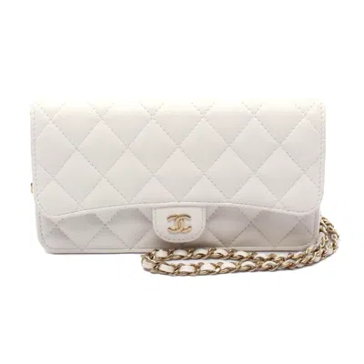 Pre-owned Chanel Matelasse Phone Case Shoulder Bag White