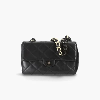 Pre-owned Chanel Matelasse Plastic Chain Flap Bag In Black