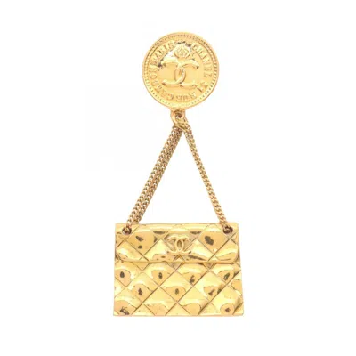 Pre-owned Chanel Matelasse Plating Brooch () In Gold