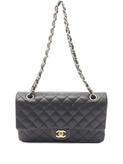 Pre-owned Chanel Matelassé Shoulder Bag In Black